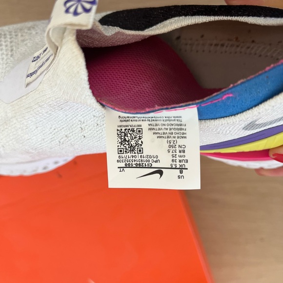 NIKE • Epic react flyknit womens size 8 - Picture 5 of 5